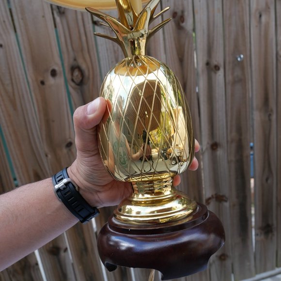 Vintage Pineapple Lamp Shade - Picture 3 of 4